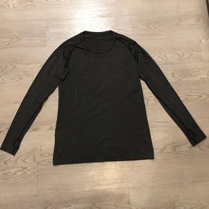 Lululemon Athletica Swiftly Tech long sleeve, heathered charcoal, size 12